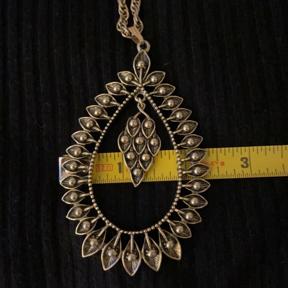 Vintage Sarah Coventry 14” Gold Pendant Necklace - Picture 11 of 14